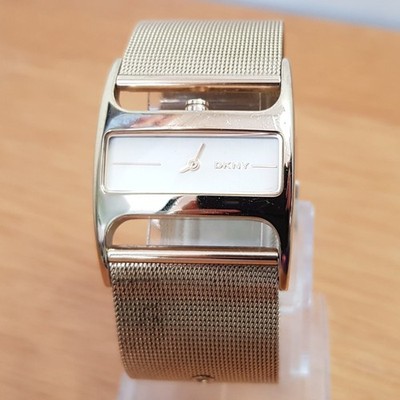Damenuhr breit Gold Milanaise Armband DKNY NY-3719 rechteckig Designer