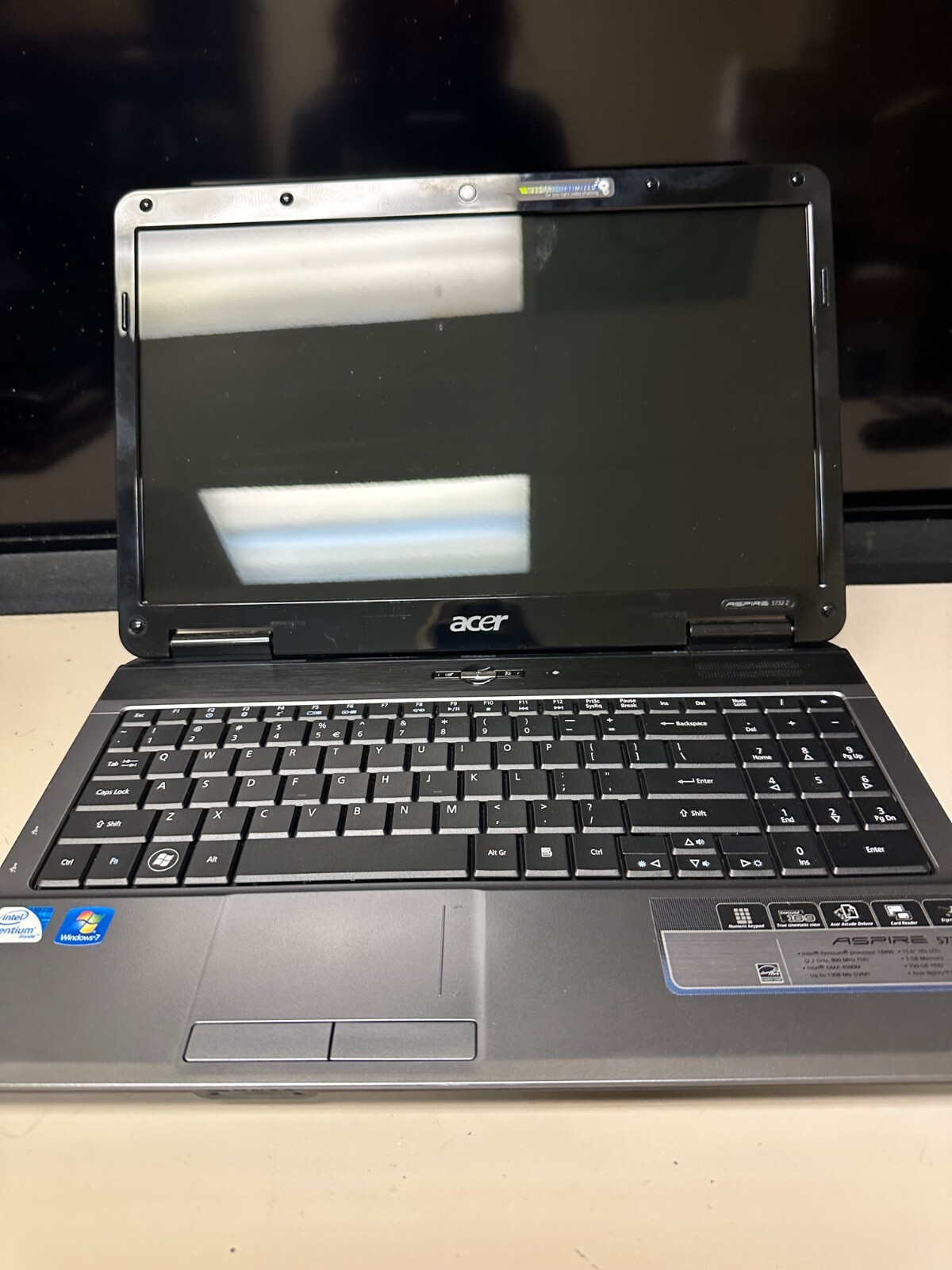 Lot of 2 Acer Aspire 5250 15"AMD Acer Aspire 5732z Intel Pentium For Parts - Picture 2 of 9