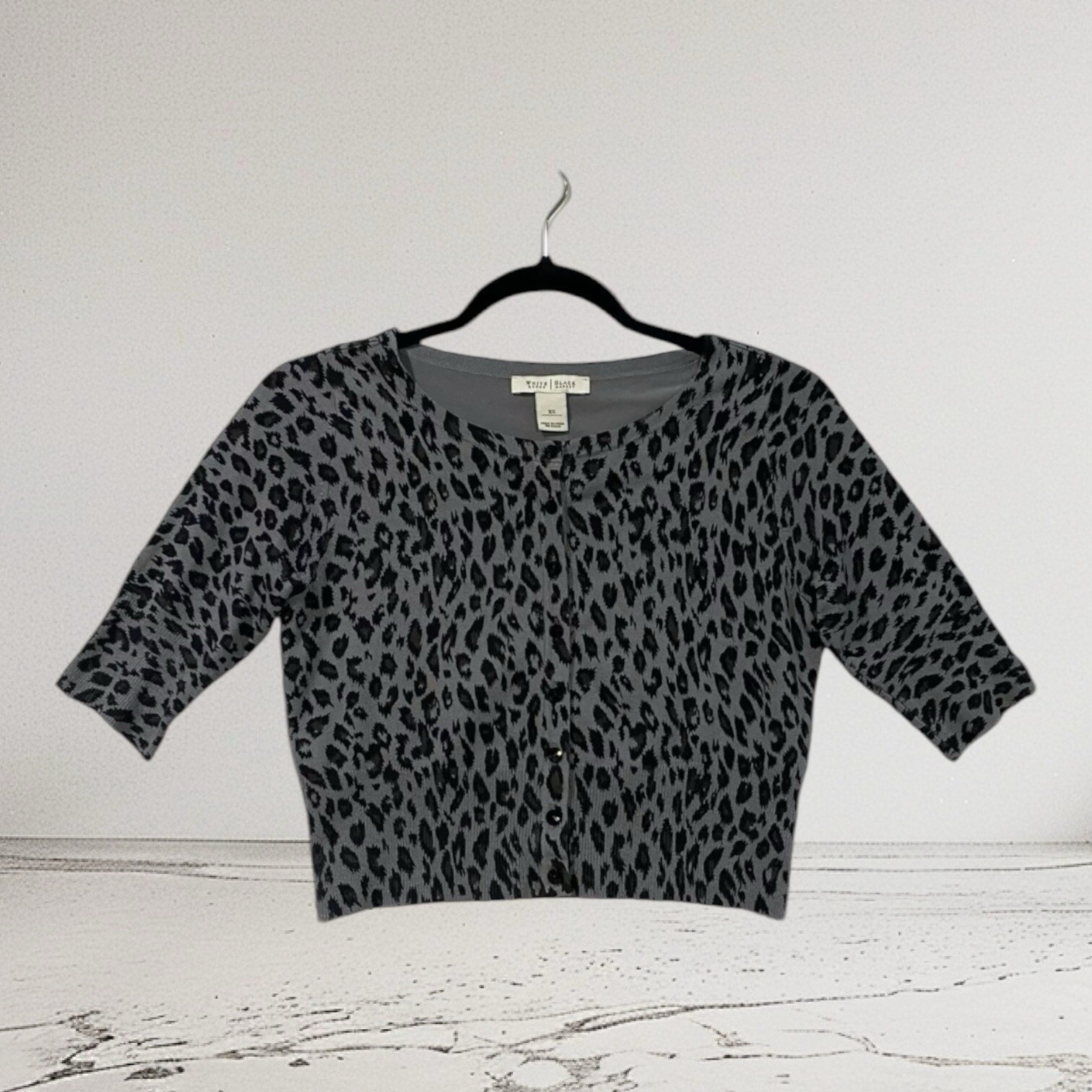 White House Black Market Animal Print Crop Cardigan Women’s XS Soft Silk Blend