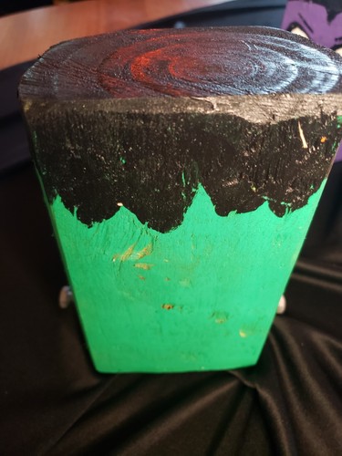 Decoración de madera de Halloween Frankenstein con pernos pintados a mano - Imagen 4 de 7