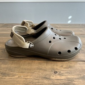 adjustable strap crocs