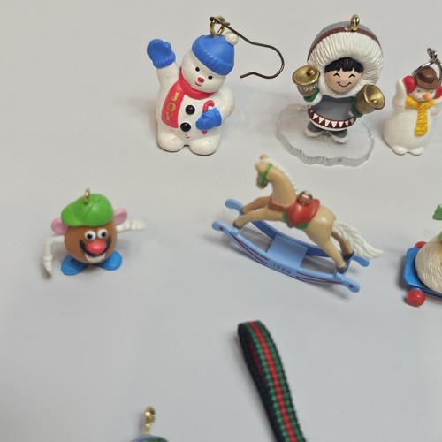 Lot Of 22 Vintage Hallmark Miniature Keepsake Christmas Ornaments and Others - Picture 11 of 18