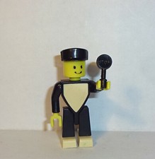 DREIECKSK&Ouml;RPER Variable Spielfguren POLIZIST MIT KELLE 1981 ORIGINAL