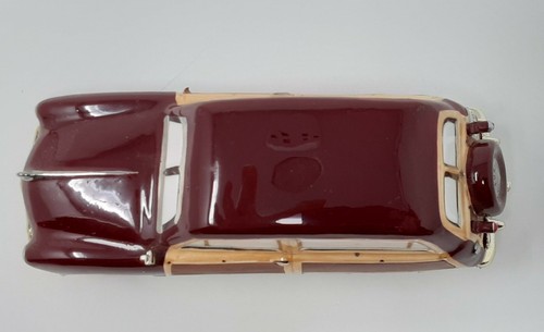 Snow Village 1949 Ford Woody Wagon Classic Cars #56.55288 (2000-2006)-Mint - Picture 6 of 7