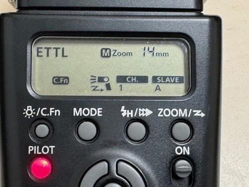 Canon Speedlite Flash 430EX II For DSLR Cameras Lighting - Picture 7 of 9