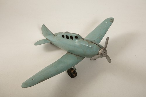 Marx or Wyandotte Seversky P-35 Pressed Steel Airplane (UB2/JSF6) Wooden Wheels - Picture 2 of 10