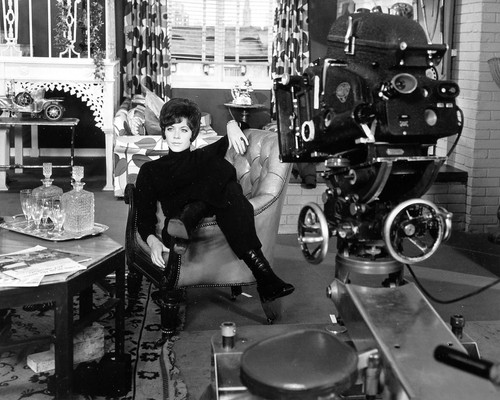 Linda Thorson Avengers 10" x 8" Photograph no 8