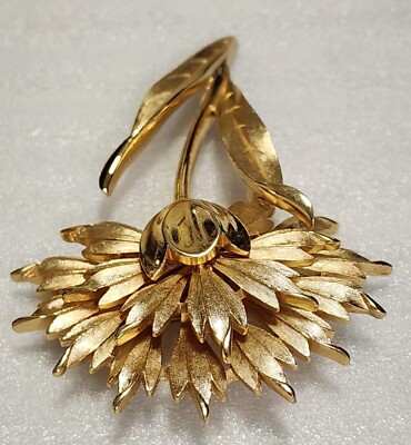Crown Trifari Signed Vintage Larger Textured Gold Tone