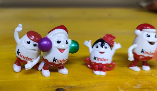 KINDER FERRERO SORPRESINE KINDERINO LOTTO DI 6 SORPRESE GIOCATTOLO gioco toys - Foto 3 di 5