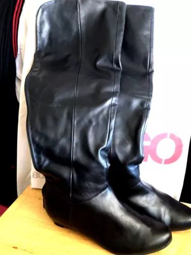 BONGO AUDRINA Women's Knee-High Black Boots~ Hidden Wedge Heel ~Zipper ~Size 9.5