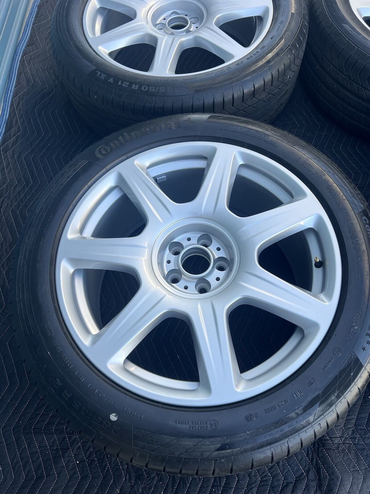 10’-22’ ROLLS ROYCE GHOST COMPELETE SET OF 4 TIRES & RIMS NICE**