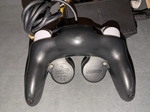 Paquete de Consola Nintendo GameCube con Controlador Oficial y Cables - Negra - Imagen 6 de 8