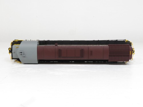 Atlas 1308-1 Canadian Pacific Powered Phase 3 Loco #4240 w/TMCC Sounds LN - Picture 8 of 8