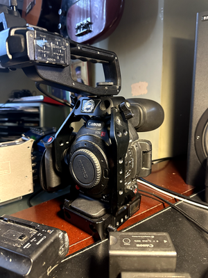 Canon EOS C100 Mark II Professional Cinema Camera - Black (Body