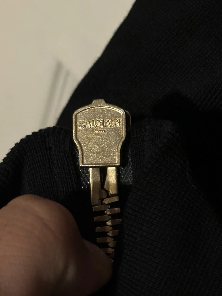 Jaqueta com capuz Balmain Paris ouro preto masculina tamanho P feita na Itália $910 nova - Imagem 4 de 4