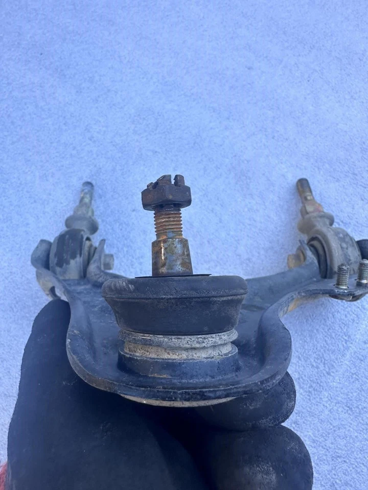 Brazo de control superior delantero izquierdo Acura RL 2000 lado del conductor Foto 3 de 4