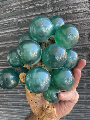 RARE Vintage MCM LUCITE ACRYLIC Green Grapes on Driftwood Large Cluster - Picture 4 of 5