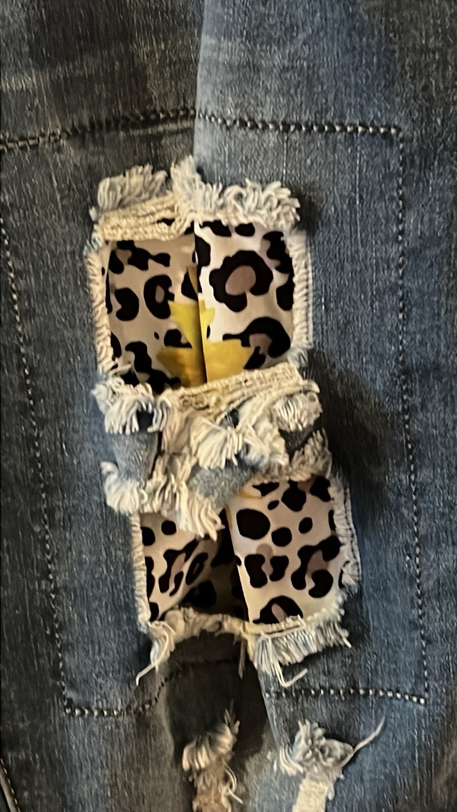 Jeans With Sunflower Pattern - image 4