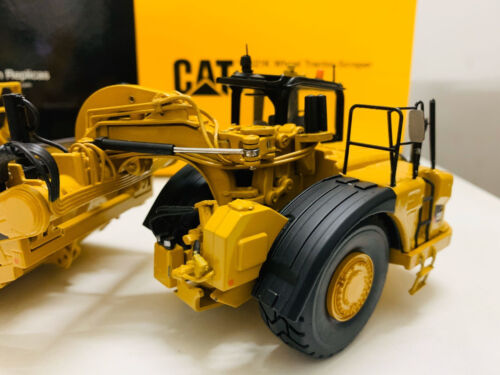 Tonkin Replicas 621K Wheel Tractor-Scraper 1/50 Scale Die-Cast Model TR80001 - Picture 8 of 11