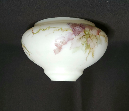Vintage Alladin Glass Lamp or Oil Lamp Shade Roses Milk Glass Artist Signed - Foto 7 di 11