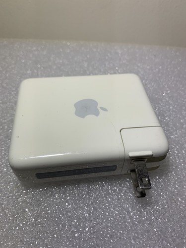 Apple Airport Express Wireless Base Station Model A1264 - Picture 9 of 9