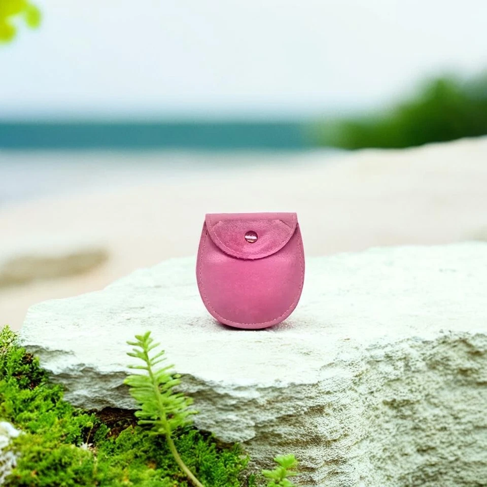 Heart Round Hoop Womens Earrings, 18K Gold Plated Fashion Design Jewellery. - Image 4 of 4