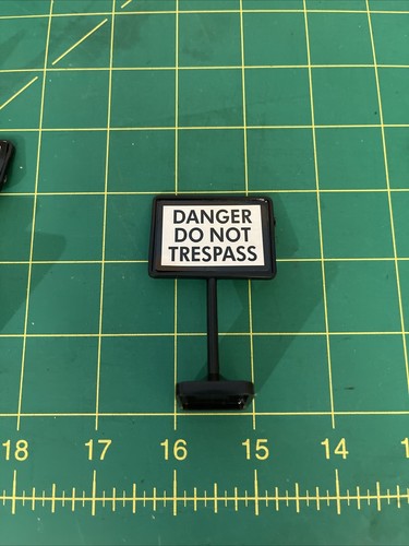 Eztec Scientific Toy G-Gauge Train Silverado Express 13 Piece Toy Signs. - Picture 6 of 9