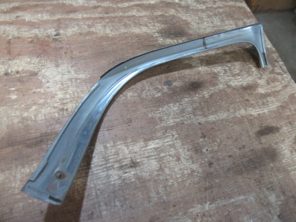 Cadillac Series 62 1954 1955 4 puertas sedán parabrisas moldura lateral pieza P Foto 3 de 3