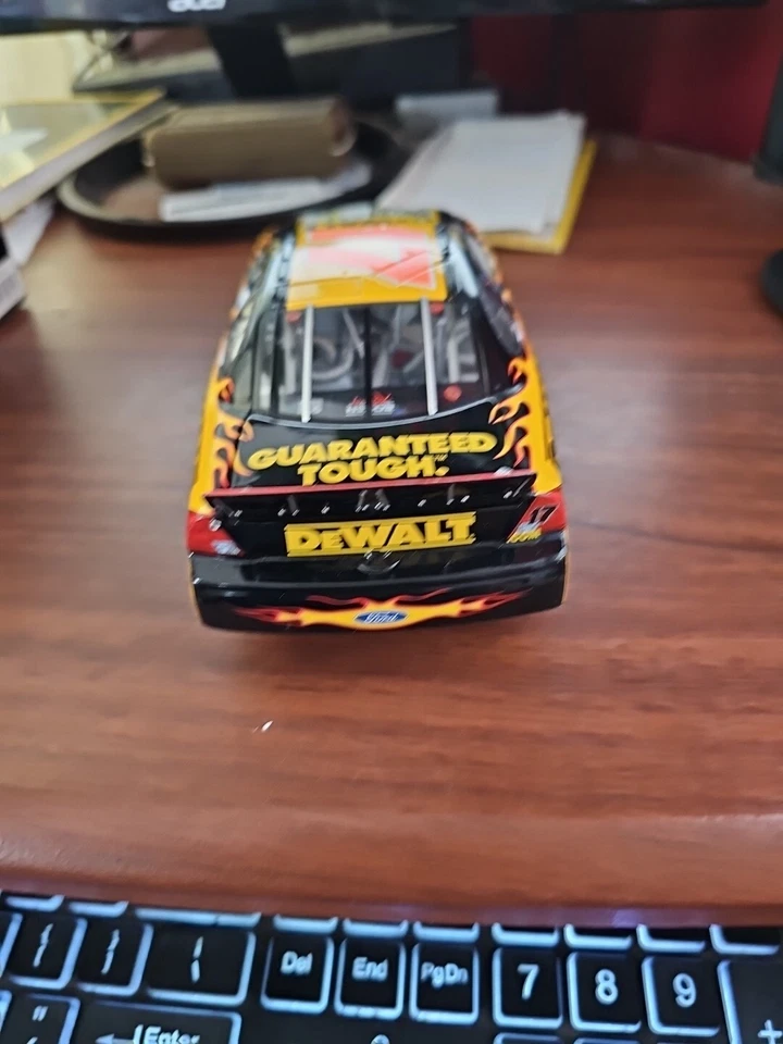 Matt Kenseth #17 2002 calibre de equipo/2400 propietarios Dewalt Million Dollar Challenge Foto 4 de 4