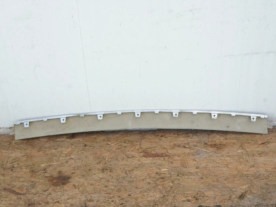 1981 - 1991 Mercedes Benz S Class Sel W126 Bumer Center Chrome Panel Rear Oem Foto 2 de 4