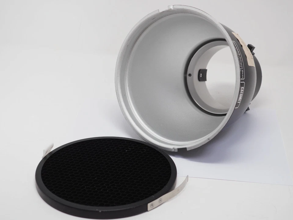 BOWENS 60 Degree Grid Reflector - S Type. Beauty dish. - Image 2 of 4