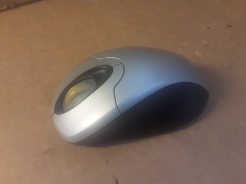Microsoft Wireless Optical Mouse 2.0 1008 Grey/Black (NO RECEIVER) - Picture 5 of 14