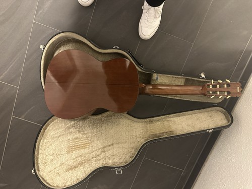 Gitarre mit Koffer - Bild 1 von 13