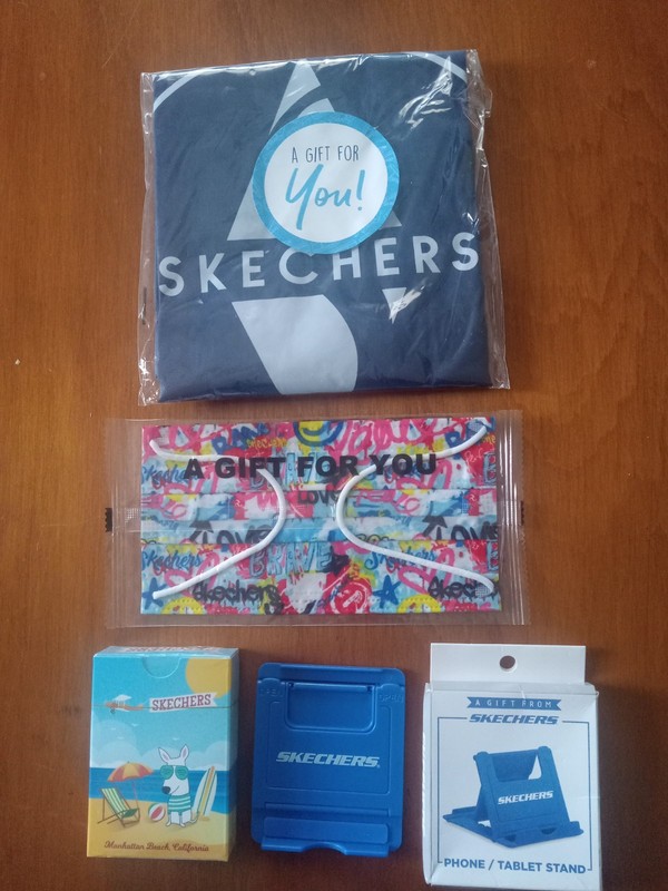 Lot of 4 Skechers, Cards, Phone Stand In Box, Sealed Mask & Gym Bag, All New