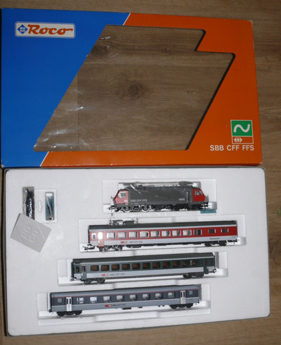 M40  Roco  41062 Zugset Starterset mit  E-Lok Re 4/4  10101 Schnellzugwagen SBB | Condition: Gebraucht
