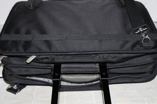 Targus 2 Wheeled Rolling Computer/Travel Bag 19x16x7”. Retractable Handle - Picture 12 of 22