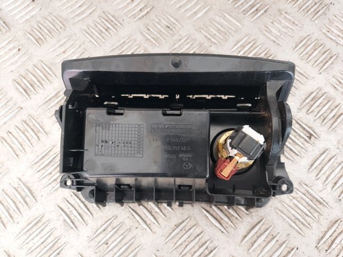 Rangement Console centrale / Prise Allume cigare - MERCEDES CLASSE B II (2) - Bild 5 von 7