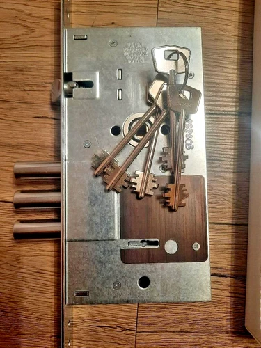 Kale Kilit 252RL (Turkey) High Security Deadbolt/Door Lock With 5 Keys