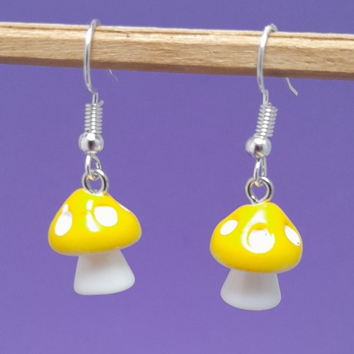 Gelbe Pilz Ohrringe, Fliegenpilz, Kobold, Kawaii, magisch, Pixie: UK-Verkäufer