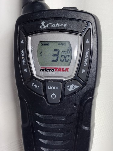 COBRA 2-Way Walkie Talkie GMRS FRS 22 Channel Micro Talk CXT385 Works Great