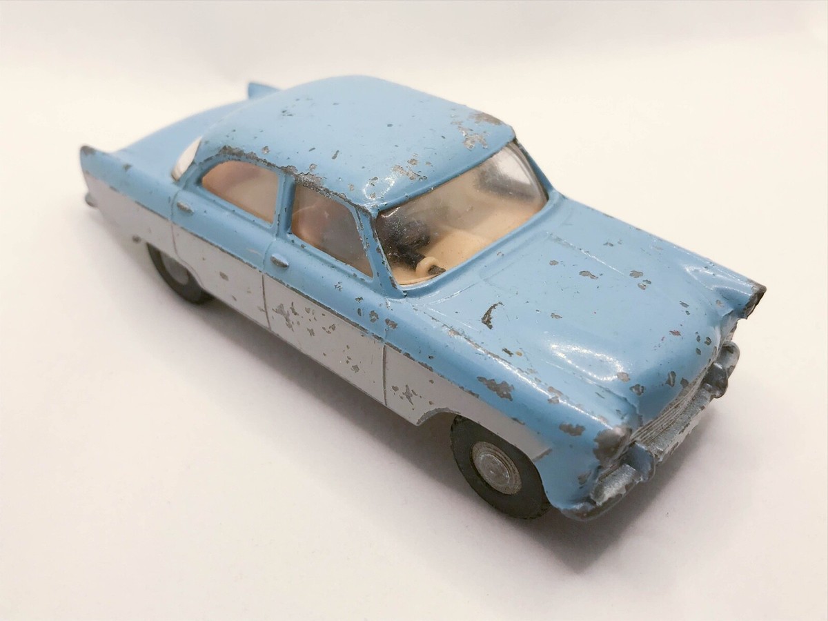 SPOT - ON FORD ZODIAC with light RARE TRIANG SPOT-ON # 100SL FORD