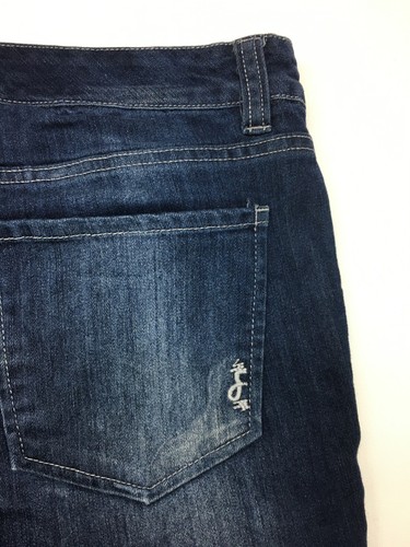 Daisy Fuentes Jeans Blue Denim Cropped Capri Women's Sz. 6 Distresssed Cuffed - Picture 5 of 9