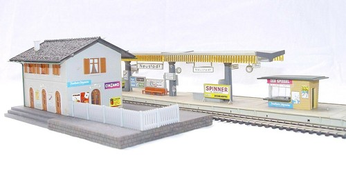 Faller HO 1:87 RAILWAY STATION NEUSTADT & PLATFORM Ready Built House Kit NM`75! - Picture 10 of 10