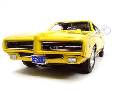 1969 PONTIAC GTO JUDGE YELLOW 1/18 DIECAST MODEL CAR BY