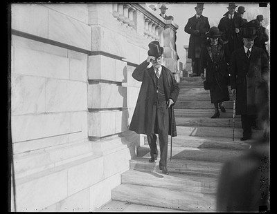Photo:Charles Evans Hughes 1910s Portrait on Steps with Officials