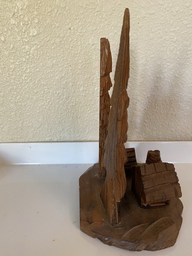 HANDGESCHNITZTE REDWOOD BÄUME HÜTTE & AUSSENGEBÄUDE 10” X 6 1/2” X 6” - Bild 5 von 7