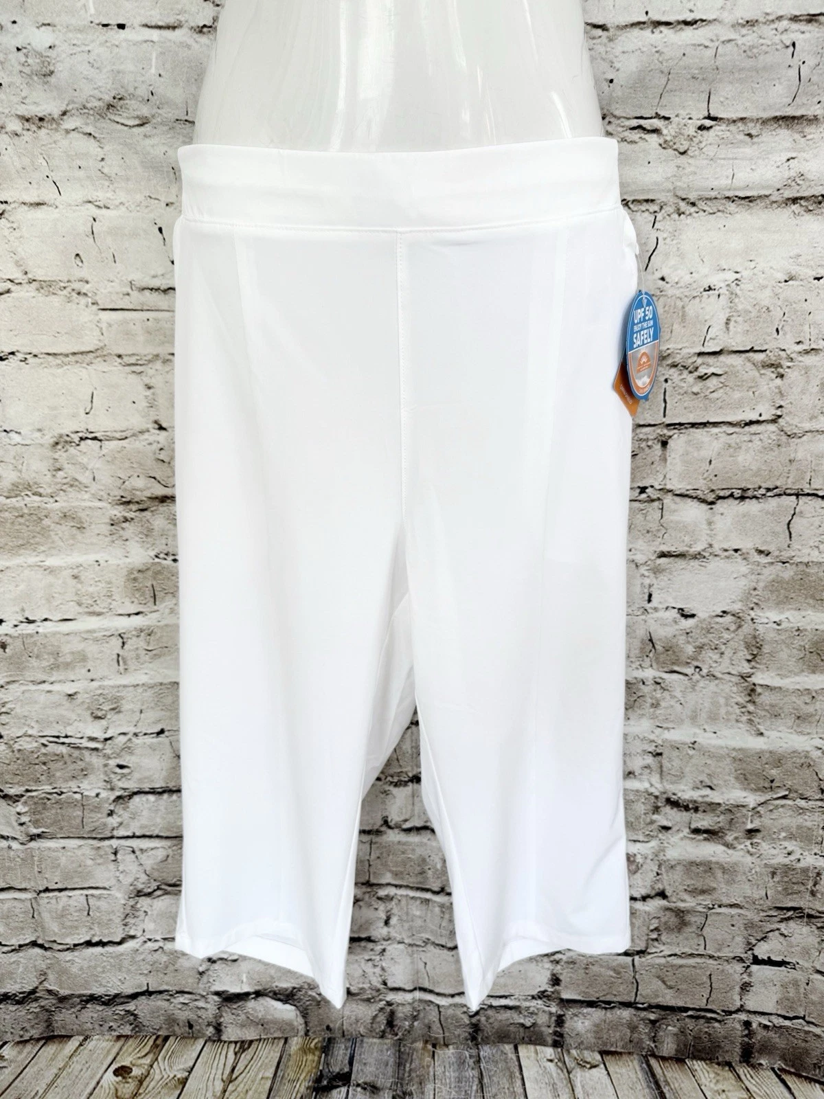 NWT Columbia PFG Sz XL White Omni Shade UPF 50+ Tidal Sands Capri Pants