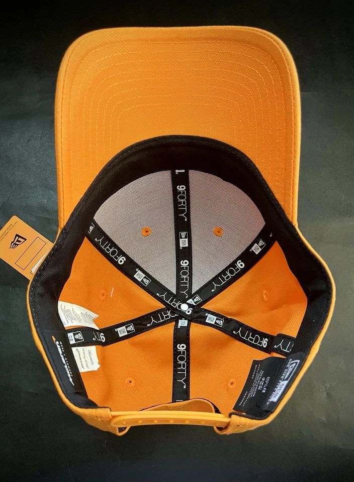 Oscar Piastri Cappellino Ufficiale McLaren Autografato Original Sign. Perfetto. - Immagine 3 di 4