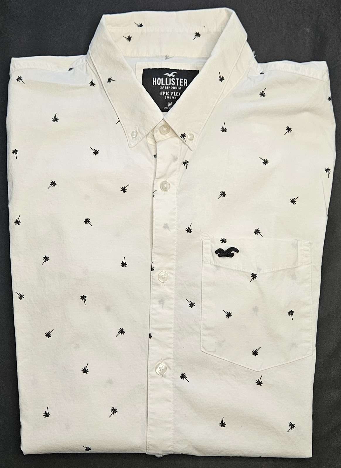 Men's Hollister Epic Flex Stretch Short Sleeve Button-Up Shirt Medium with Palm Tree Print