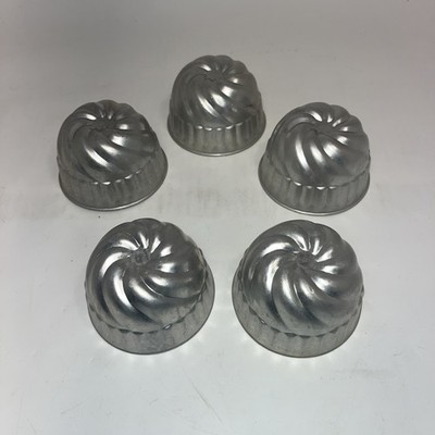Nice Vintage Small Swirls Cake Aluminum Jell-O Molds Set of 5  2  H x 3  W